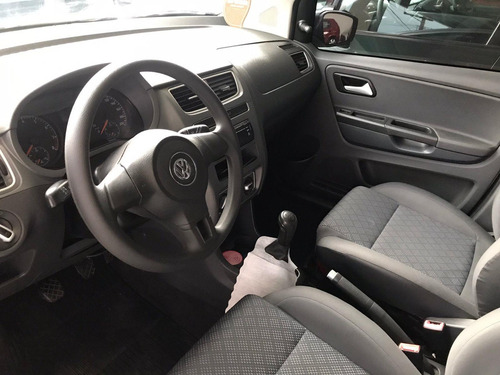 Imagem 7 de 10 de Volkswagen Fox 1.0 Mi Total Flex Completo