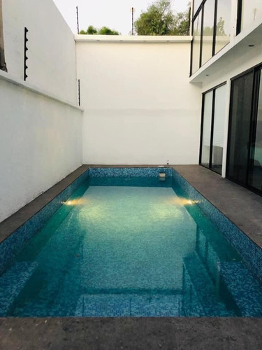 Imagen 2 de 16 de Hermosa Residencia En Jurica, Alberca Propia, Jardín Y Gym,