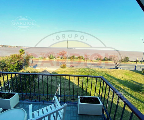 Venta De Casa En Colonia Del Sacramento. Rambla Costanera