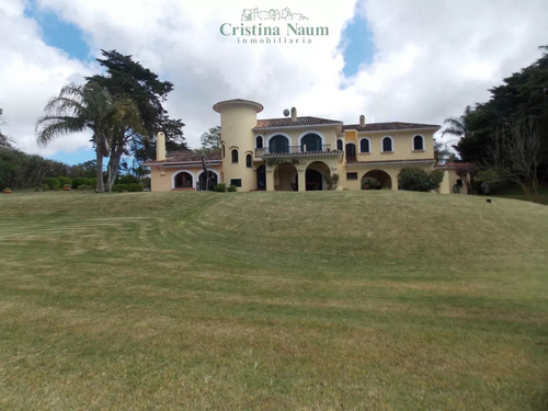 Muy Buena Casa En La Mejor Zona Del Golf