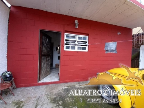 Imagem 1 de 18 de Imóvel Excelente Para Investimento - 01 Edícula + Kitnet + 03 Suítes Á 250mts Da Praia. - Ca423