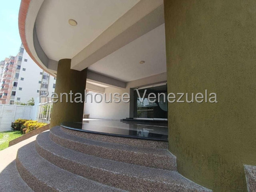 Apartamento En Venta Urb Andres Bello, Las Delicias, Maracay 25-16098 Jecg