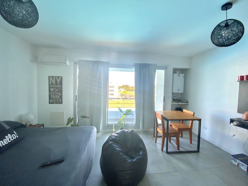 Departamento En Venta En Lagoon Pilar Con Vista A La Laguna