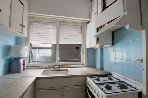 Recoleta. Departamento 4 Ambientes .