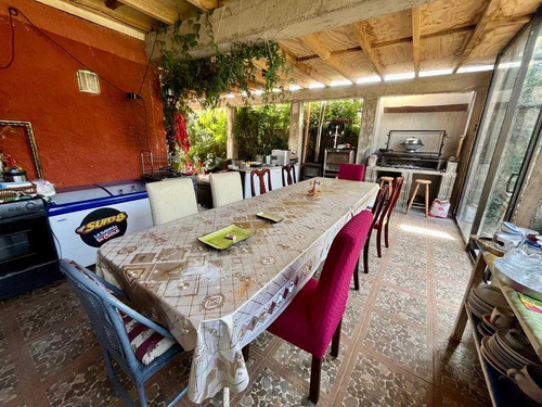 Amplia Casa De 8d+6b+3e+piscina (68712)