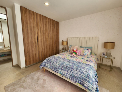 Hermosa Casa En Zibata, Master Suite, C.222 M2 Materiales Premium !