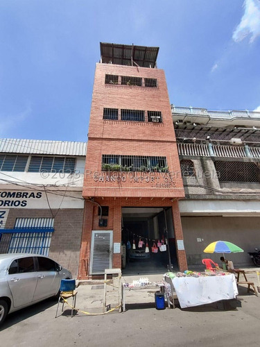 Edificio En Venta En Zona Centro De Maracay Aragua 24-8271 Ec