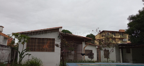 Imagen 4 de 12 de Casa Quinta En Venta En Acarigua, Portuguesa, Centro, Para Vivienda O Empresa, Piscina, Amplio Patio Y Estacionamiento, Inf. 0424-5337900, Cod. 22-5663, Nds 20