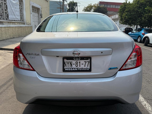 Nissan Versa 1.6 Exclusive L4 At