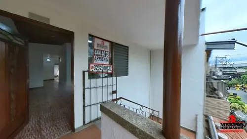 Casa En Arriendo En Medellín - La Floresta