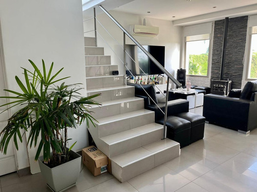 Imagen 16 de 21 de Venta Casa San Sebastián Área 1 Fondo Verde- Pilar