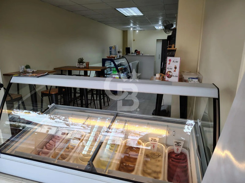 Excelente Local En Pleno Centro De Santa Cruz