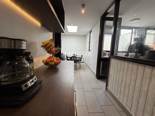 Casa En Venta De 6 Dorm. En Lo Barnechea