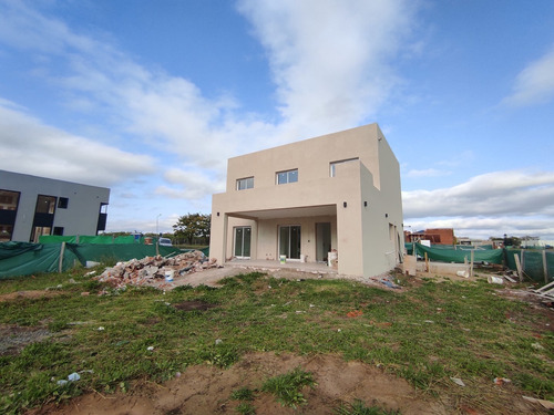 Imagen 3 de 9 de Casa En Venta Ubicado En Santa Lucia, Pilar Del Este, G.b.a. Zona Norte