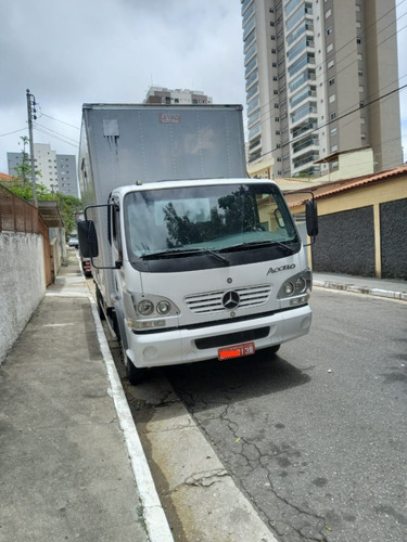 Caminhão Mercedes Benz Accelo 915, Ano 2009.