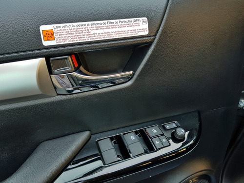 Imagen 7 de 15 de Toyota Hilux Srv Mt 4x2
