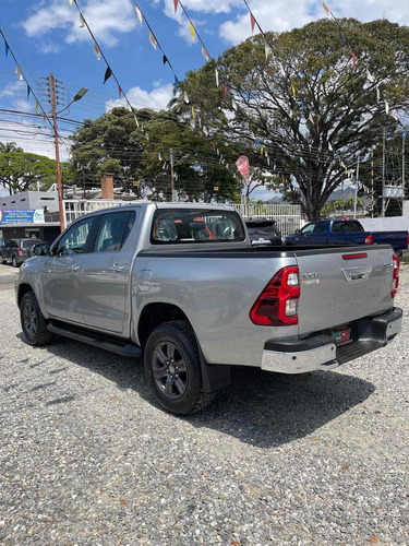 Imagen 14 de 15 de Toyota Hilux Full Equipo Full Automática 2023