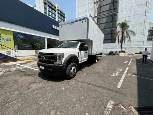 Ford F-550 6.8 Xl At