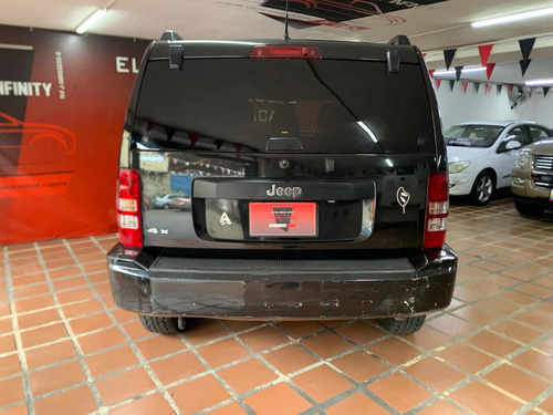 Imagen 4 de 10 de Jeep Cherokee 3.7 4x4