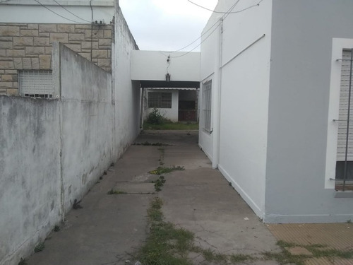 Casa Para 2 Familias En Venta En Paso Del Rey Norte