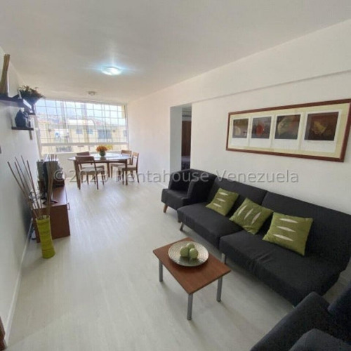 Venta De Precioso Apartamento En Guaicay Mls #24-8309