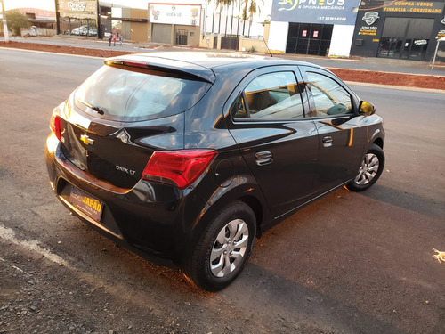 Chevrolet Onix 1.0 Lt 5p