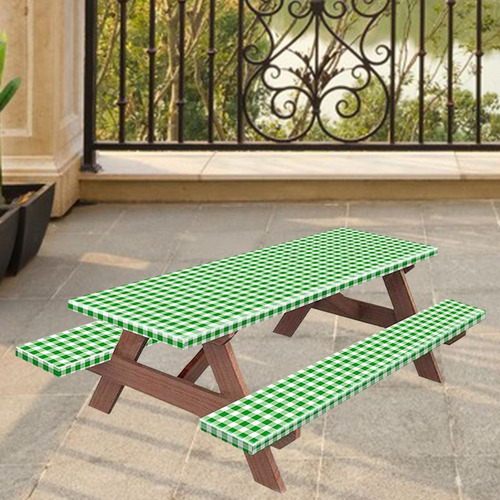 Mesa De Picnic Y Bancos Cubren Un Mantel Rectangular A