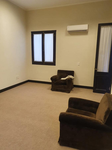 Imagen 24 de 26 de Sarandi Entre Juncal Y B Mitre, Gran Oficina De 300m2 Totalmente Reciclada!!