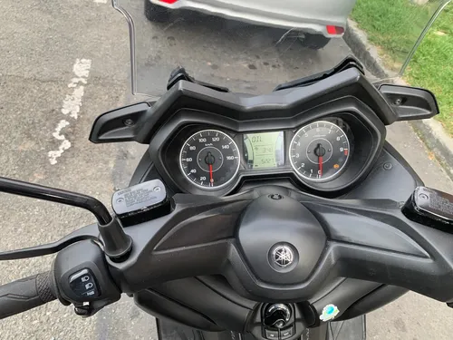X-max 300