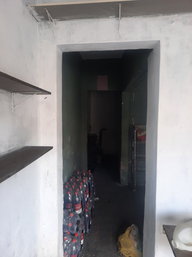Casa Em Madureira Com Comércio Embaixo Com Banheiro E Casa