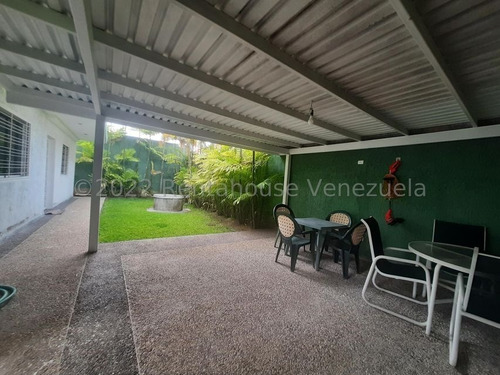 Imagen 14 de 16 de Amplia Casa Dúplex . En Urb. Falcon Crest. San Juan De Los Morros 22-27205 Yinett A.