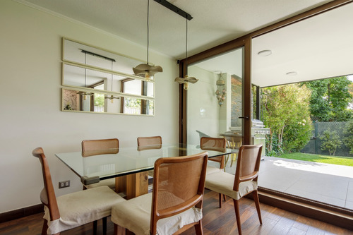 Departamento Con Increíble Jardín En San Carlos De Apoquindo