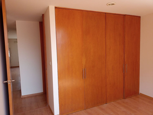 Renta Departamento Con Balcón -excelente Ubicación En La Nápoles-