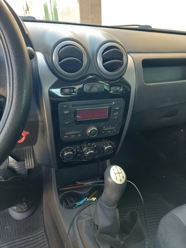 Renault Logan 1.6 Expression Hi-power 4p