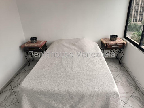 Venta De Apartamento. Mls 26-463, Ycl.