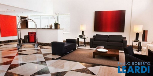Imagem 10 de 11 de Flat - Itaim Bibi - Sp - 13584
