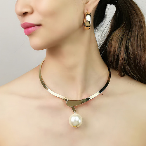Colar Choker Dourado Feminino Pérola Luxuoso Para Festa