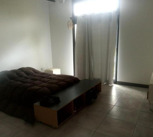 Casa 3 Dormitorios, 2 Baños, Piscina Y Amplio Parque