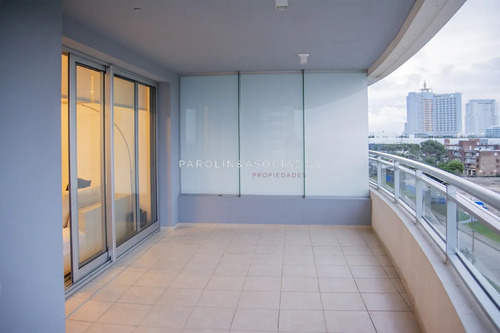 Departamento En Venta De 3 Dormitorios En Forest Tower Ii, Punta Del Este