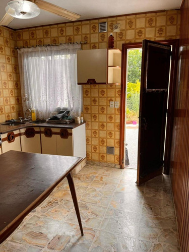 Casa En Venta - 2 Dormitorios 1 Baño - Cochera - 448mts2 - Libertad