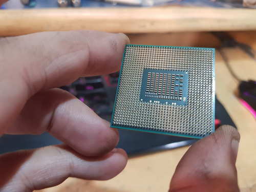 Processador Intel Core I3-2330m Ff8062700846606 2.2/3m (Usado)