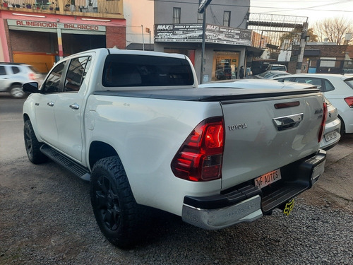 Imagen 4 de 10 de Toyota Hilux 2.8 Cd Srx 177cv 4x2 At 2018