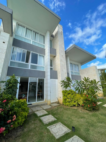 Imagen 3 de 10 de Js440 Vende Th En Tucacas Conj. Res. Puerto Morrocoy