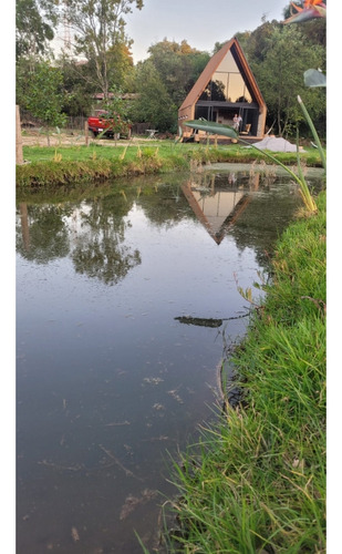 Gran Cabaña En Venta, Con Lago Propio...