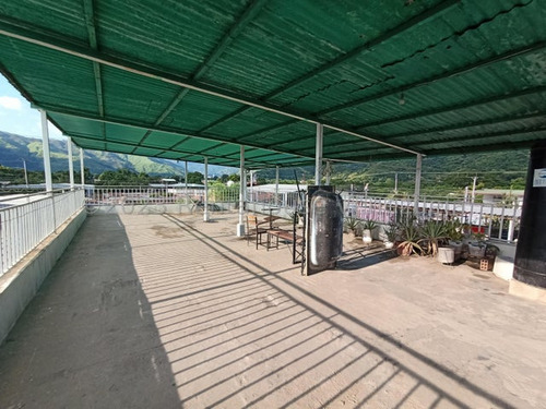 Casa En Venta De 3 Niveles La Cooperativa Maracay 25-15196 Apd