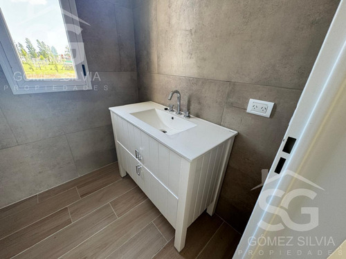 Casa En Venta 5 Ambientes Comarcas De Lujan