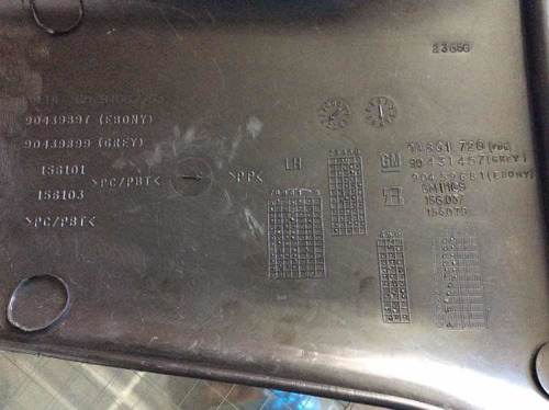 Tapa Inferior Poste Central Chevrolet Chevy C3 Mod 09-12 (Usado)