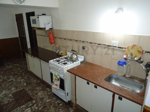 Imagen 24 de 30 de Casa En Venta De 4 Dormitorios En City Bell - La Plata Calle 467 E/ 27 Y 28
