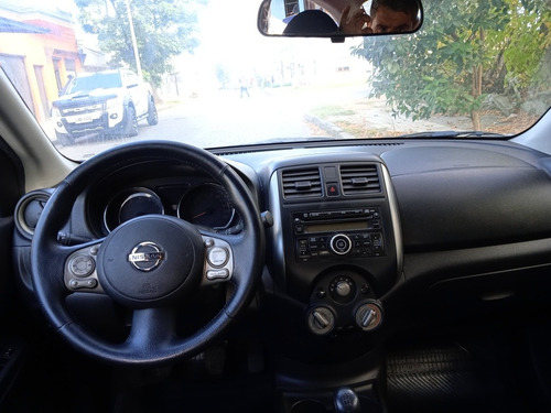 Nissan Versa 1.6 Advance 5vel Mt 2012