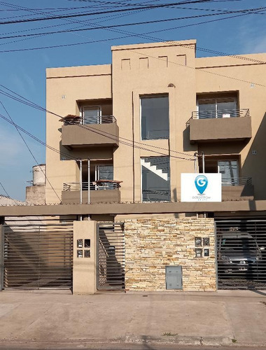 Imagen 2 de 11 de Departamento 2 Ambientes Con Cochera - Calle 31 Al 4200 - Villa España